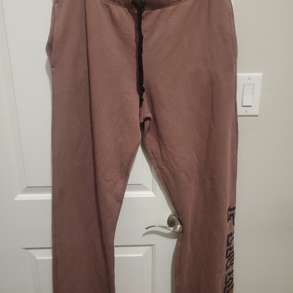 Pants from pink